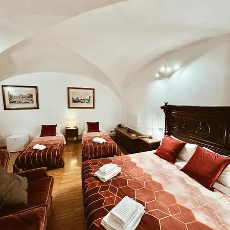 Residenza Tritone Luxury Trevi Fountain Guest house Rome