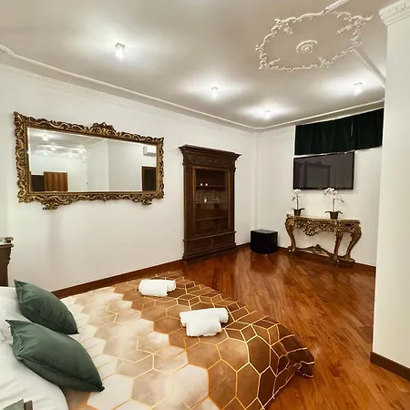 Residenza Tritone Luxury Trevi Fountain *