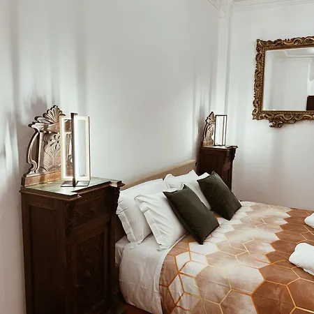 Residenza Tritone Luxury Trevi Fountain
