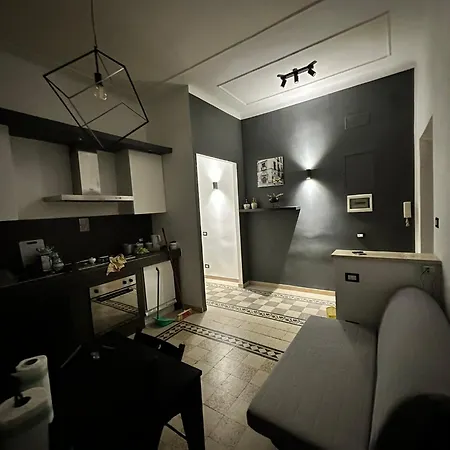 Jef Vaticano, Apartment *