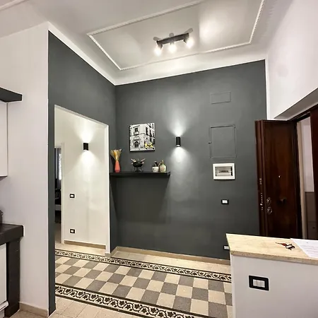 Jef Vaticano, Apartment *
