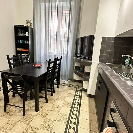 Jef Vaticano, Apartment