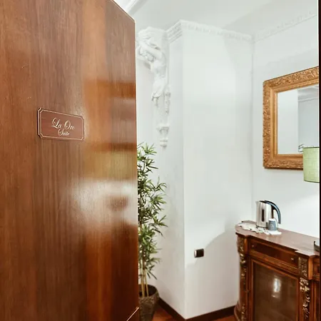 Residenza Tritone Luxury Trevi Fountain 로마