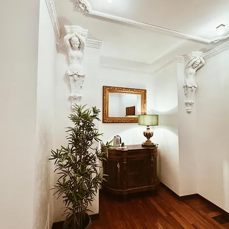 Residenza Tritone Luxury Trevi Fountain 게스트하우스 *