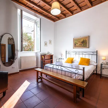San Calisto Apartment Rome
