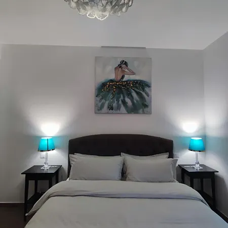 Apartment Consoli