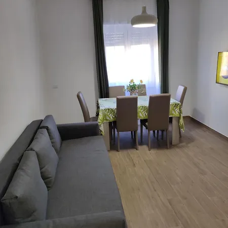 Apartment Consoli