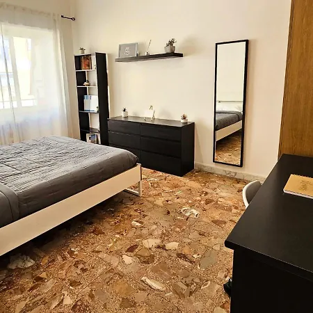 Urban Street Apartment *