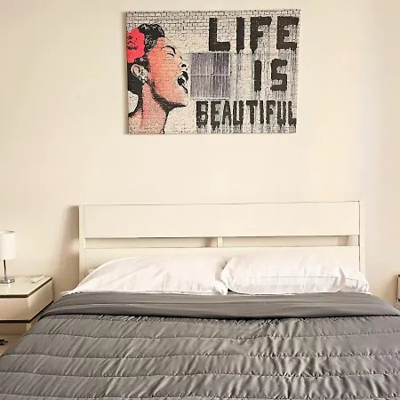 Urban Street Apartment *
