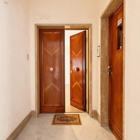 Apartment Domus Regum *