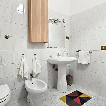 Apartment Urban Street Rom