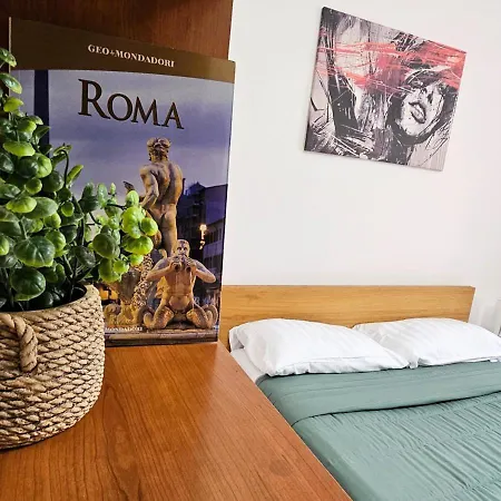 Urban Street Apartment *