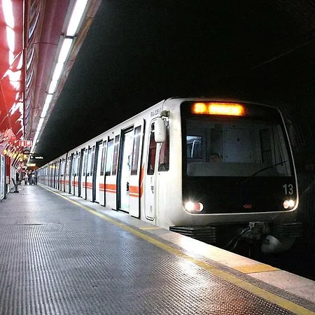 Leoni Di Giada - Close To Station Rome