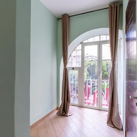 Bed & Breakfast Leoni Di Giada - Close To Station Rome