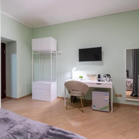 Leoni Di Giada - Close To Station Bed & Breakfast