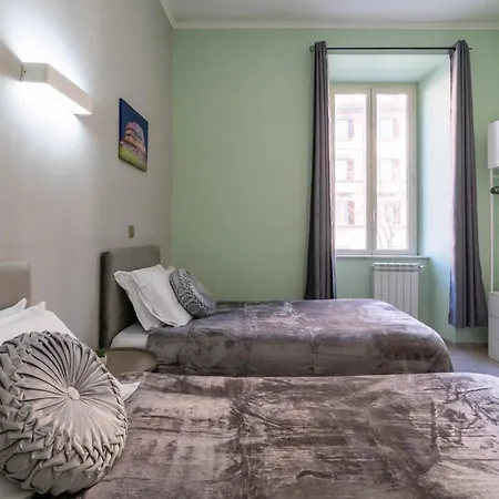 Leoni Di Giada - Close To Station 3* Rome