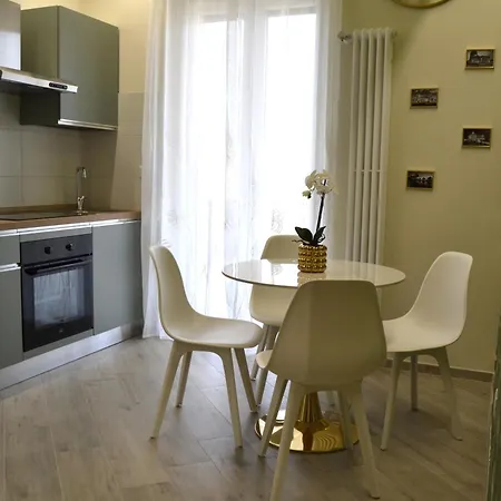 And Blue Apartment Rom