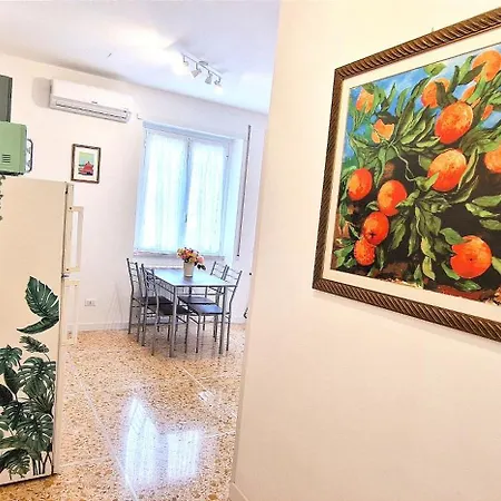 Guest house Cecilia House *