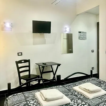 Palace Hostal Roma