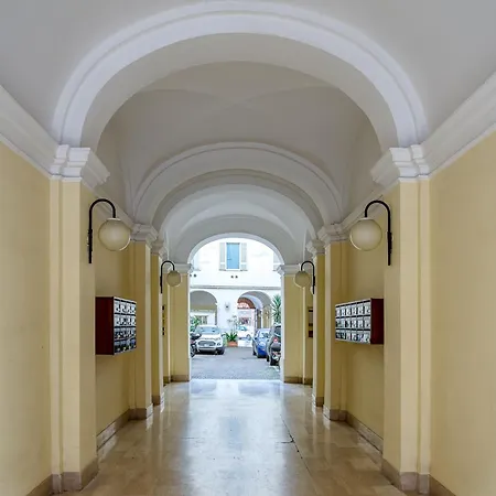 Clausim Domus: New Brightful Flat Next To The Vatican Roma