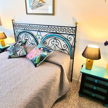 Cecilia House Guest house *