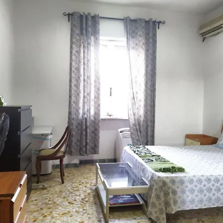O Affittacamera Homestay *
