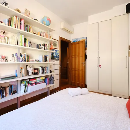 Marisol's House, Colosseo Apartment