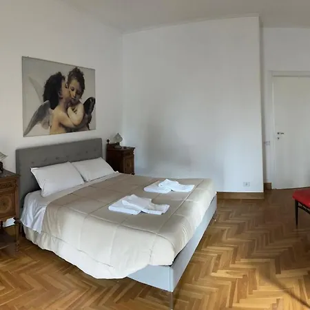 In Naomi Apartment Rome