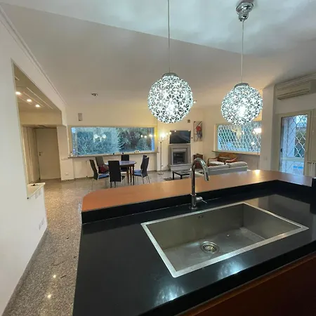 Apartment In Naomi