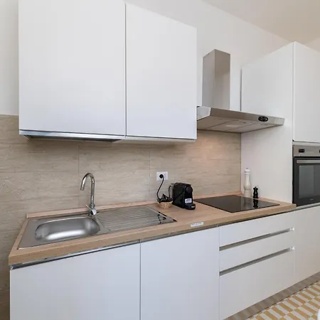 Luxury And Sweet Home-metro Malatesta