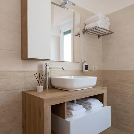 Holiday home Luxury And Sweet Home-metro Malatesta Rome