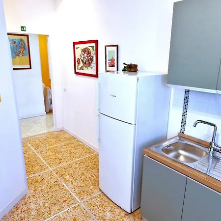 Cecilia House Guest house *