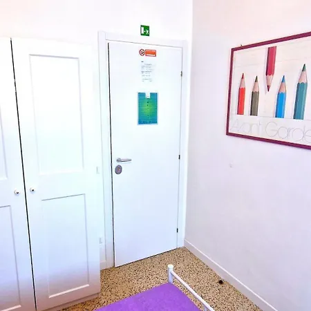 Cecilia House Guest house *