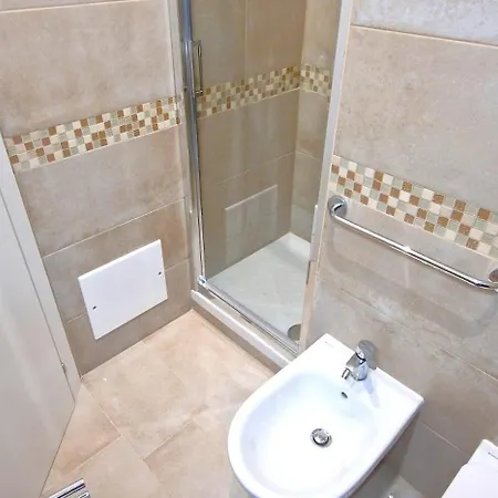 Guest house Cecilia House *