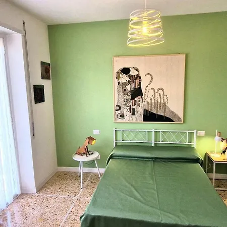 Cecilia House Guest house *