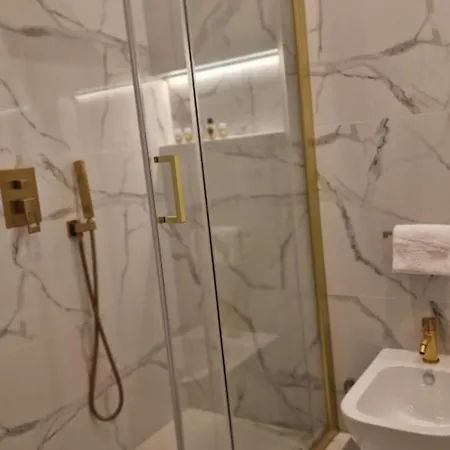 Living 2* Rome
