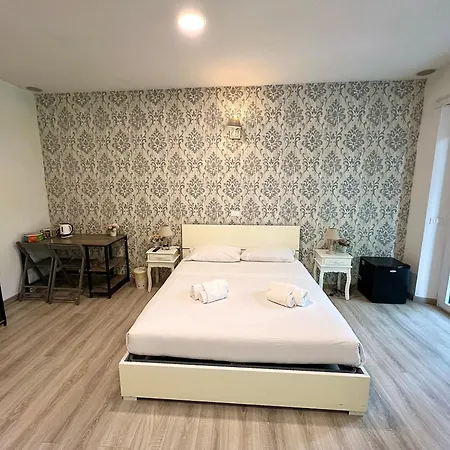 Guest house A Quattro Passi Da 3*