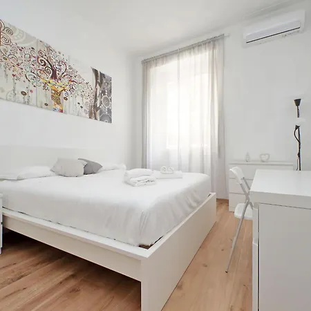 Apartment Livorno By Halldis Rome