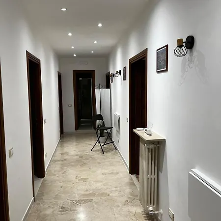 Be Your - Stendardi's House Rzym