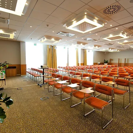 Hotel Novotel Est 4*