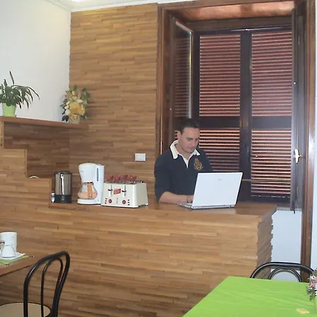 לינה וארוחת בוקר La Casa Di Rosy רומא
