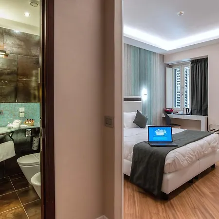 Hotell Memphis 4*