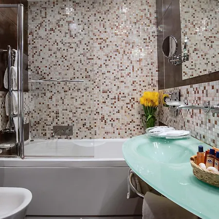 Hotell Memphis 4*