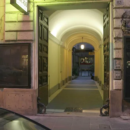 Hotel Chicago 2*