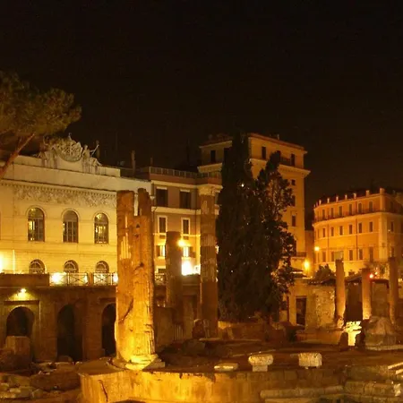 Oda ve Kahvaltı Relais Teatro Argentina