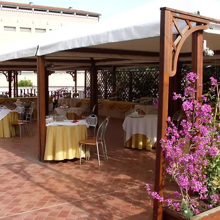 Hotel Eur Parco Dei Pini 3*