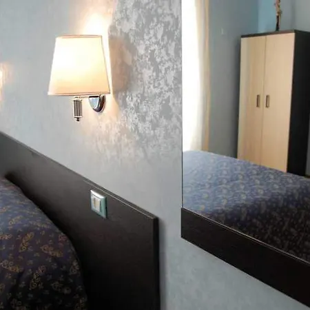Πανσιόν Casa Cleo 2*