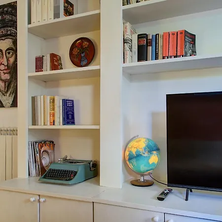 Interno 9 A San Pietro