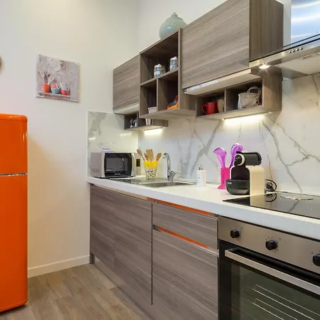 Apartment Many Days *
