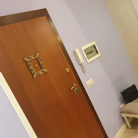 Holiday home Crismi House Rome